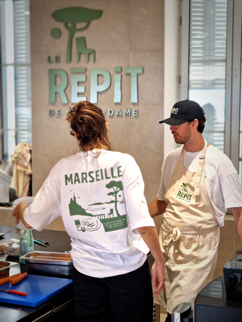 À Marseille, le Répit de Notre-Dame, café-resto solidaire de l'Irsam, emploie des personnes handicapées dans un ancien couvent réhabilité