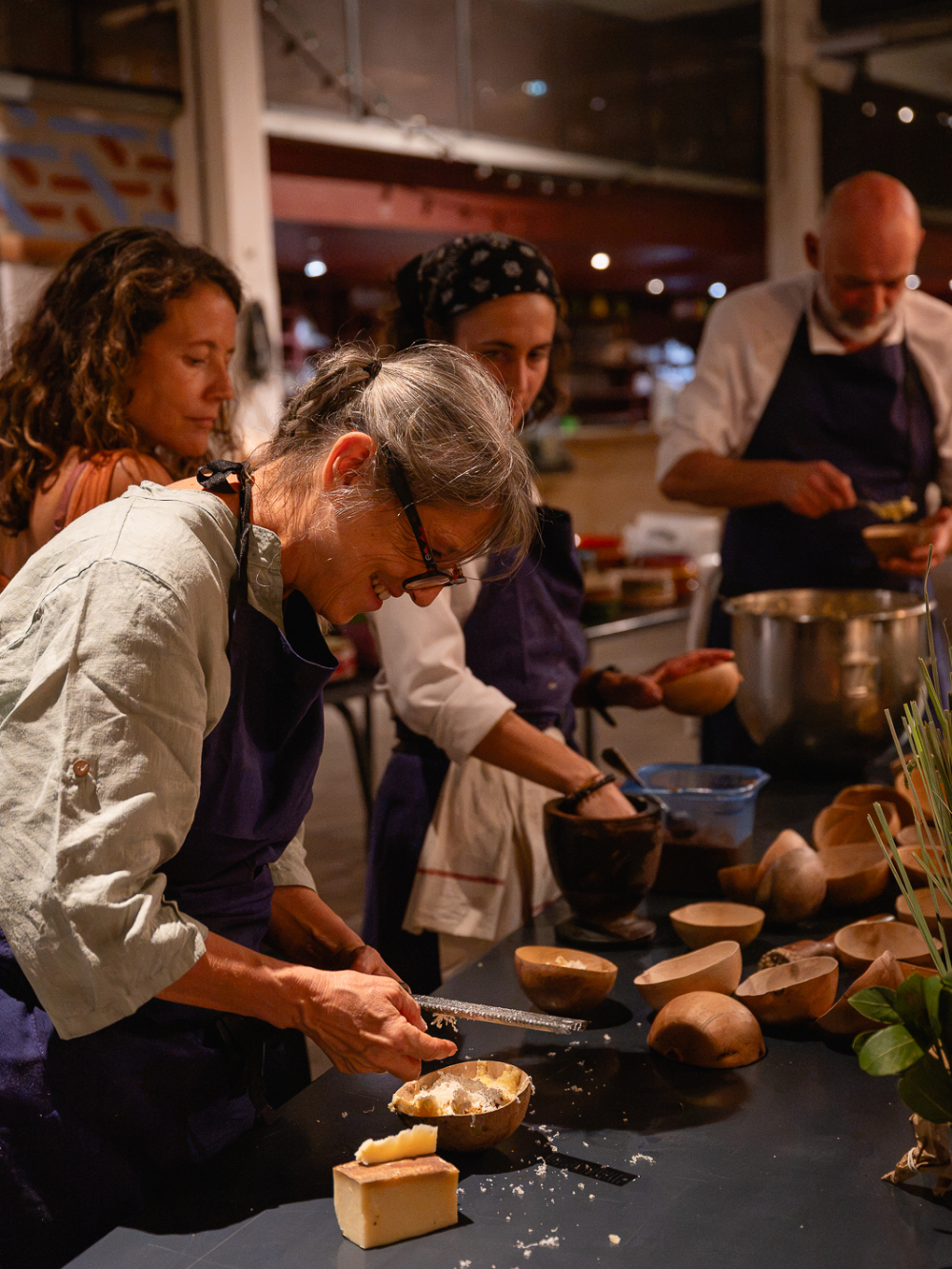 Pour les 20 ans des Grandes Tables de la Friche, Marie-Josée Ordener imagine six "Ce soir, je mange avec", des repas-conversations intimes