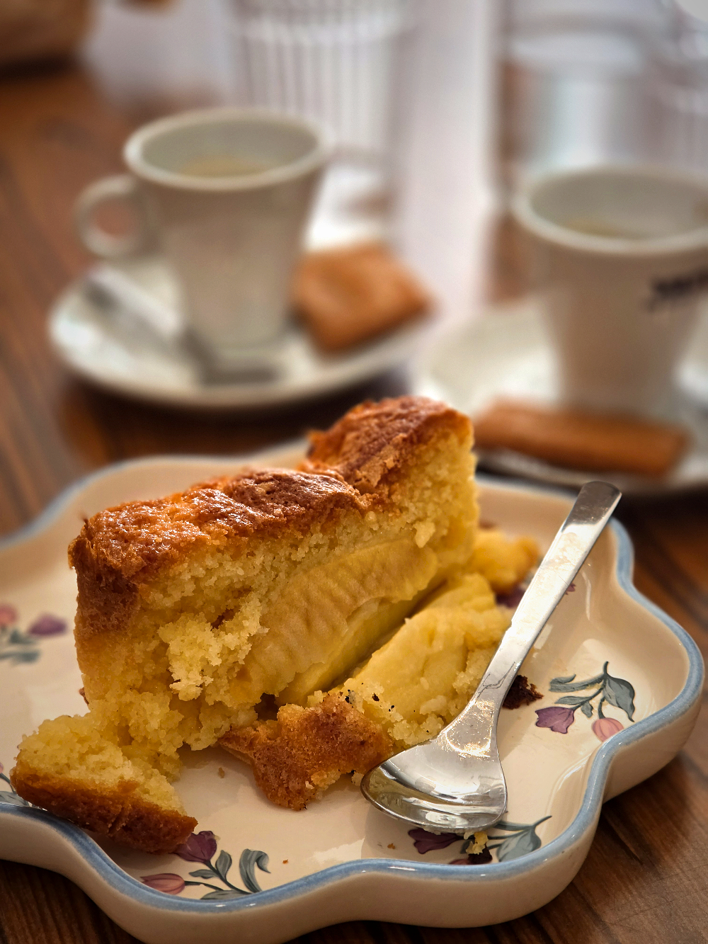 Sandwicherie baptisée du nom d’un teckel, Albert coche toutes les cases avec un délicieux cake à la pomme