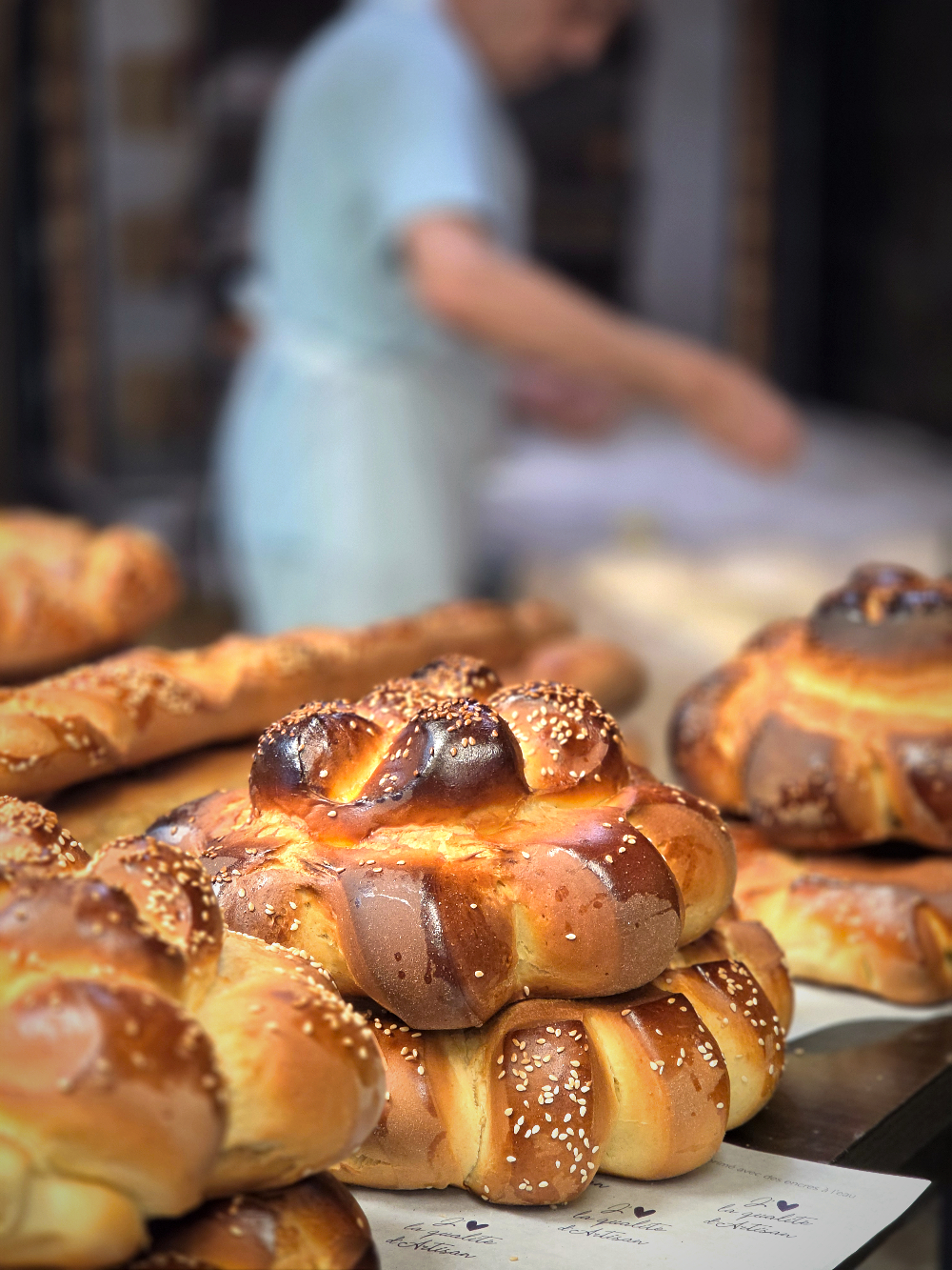 Inconnu des uns, star pour les autres : le Fournil d’Aubagne, rue d’Aubagne à Marseille, propose pains et pizzas de tradition marseillaise